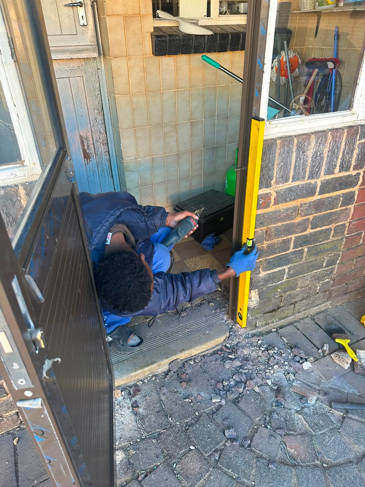 Aluminium Single-Hinged Door Replacement project photo 6