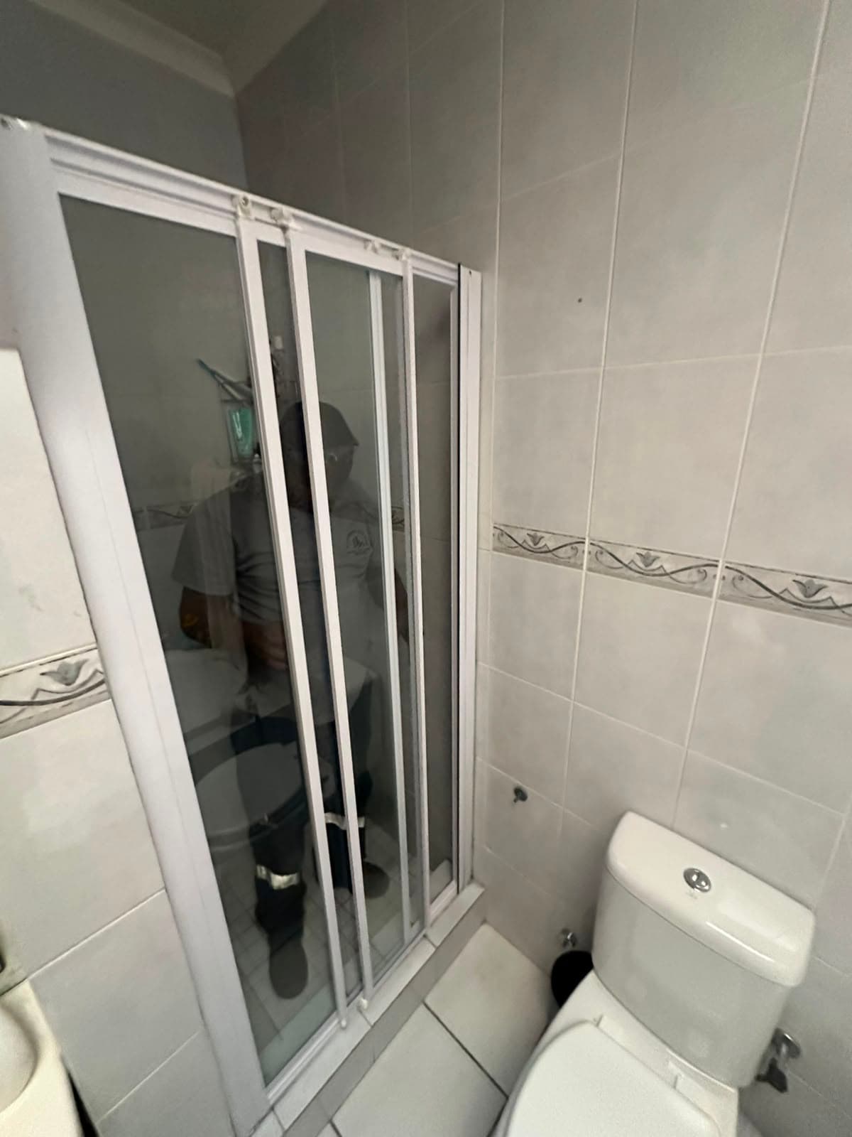 Aluminium Trimatic Shower Replacement project photo 2