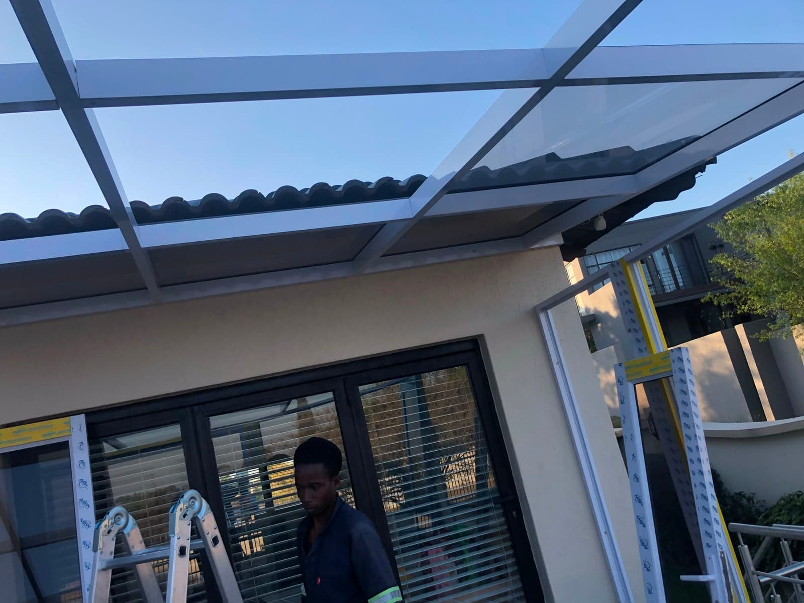 Tailor-Made Aluminium Patio Enclosure project photo 3